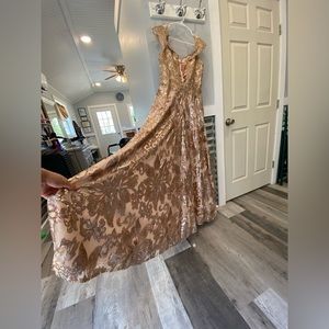 Gold Prom dress from Prom World size Eureka size Large